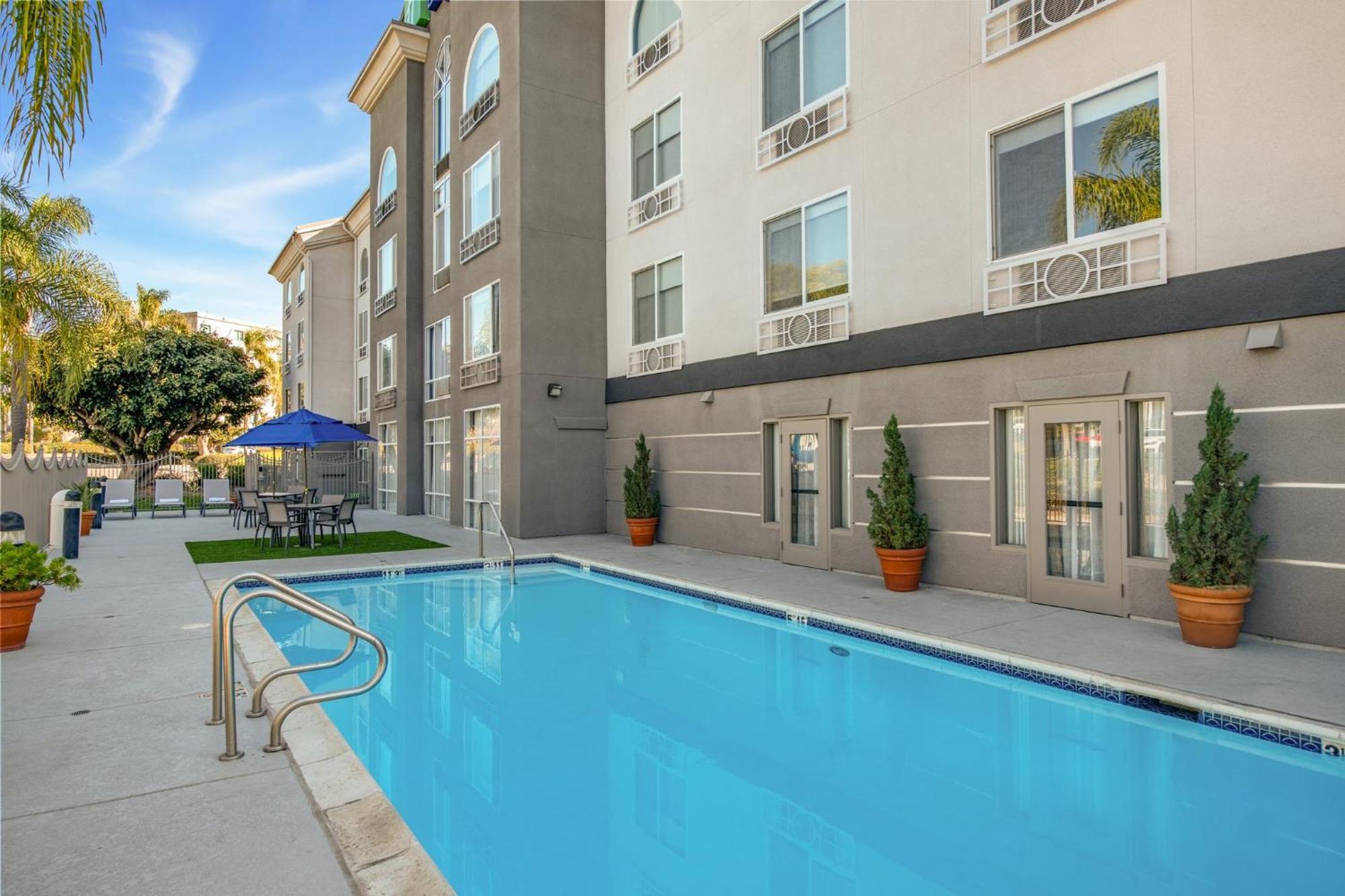 Holiday Inn Express San Diego - Sorrento Valley By Ihg Eksteriør billede